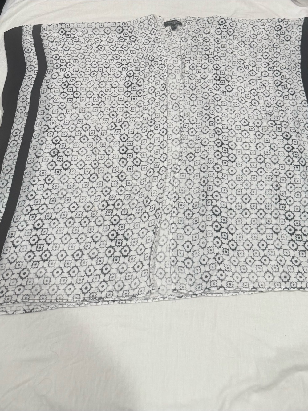 NWOT - Kimono White and Black Floral Short-Sleeve